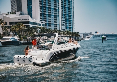 Intimate vs. Grand: Choosing the Perfect Yacht Wedding Style for You body thumb image