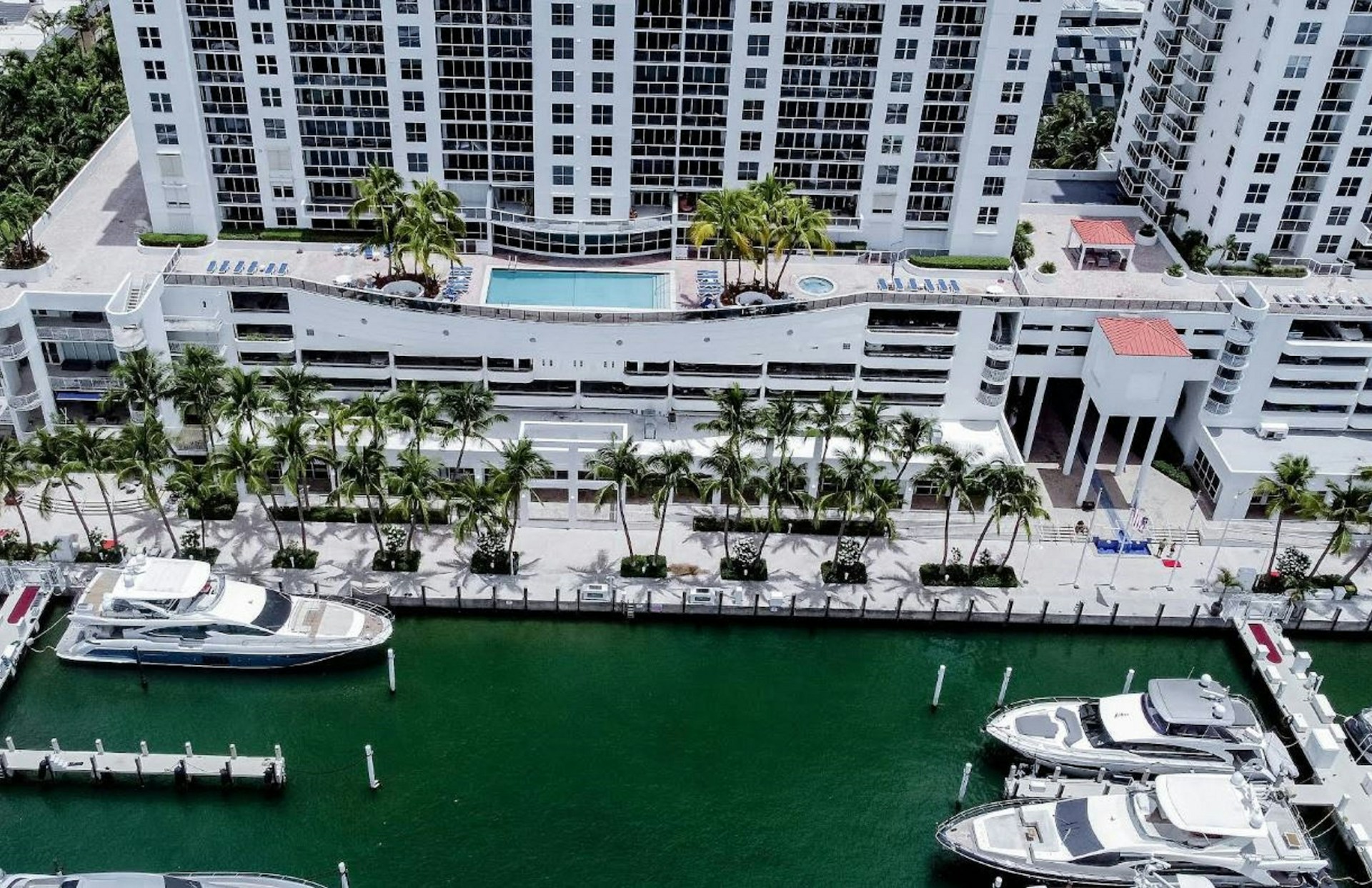 Real Couples Share: Their Unforgettable Yacht Wedding Stories in Miami Image